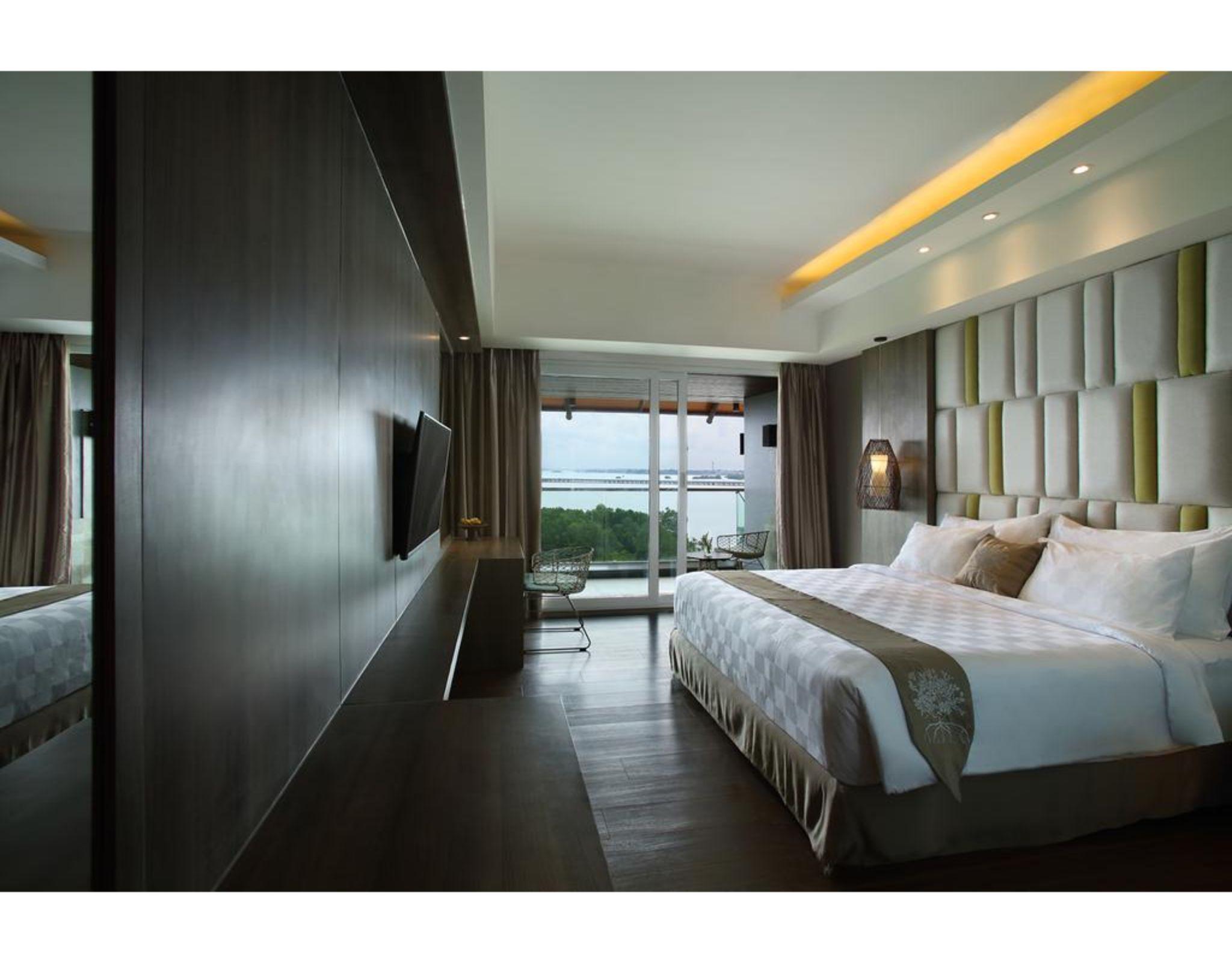 The Crystal Luxury Bay 5*