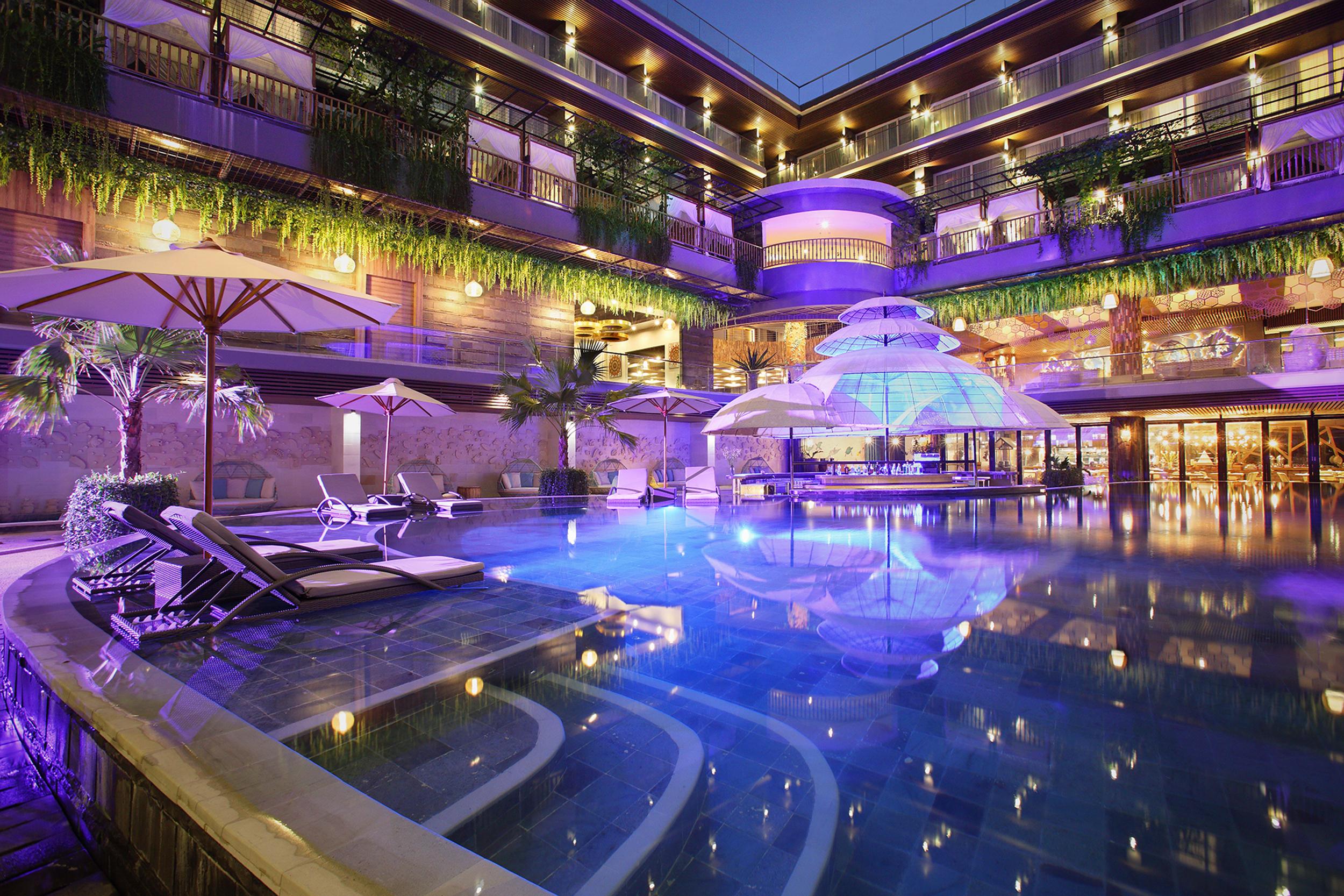 Resort The Crystal Luxury Bay 5*