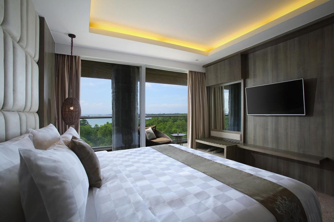 The Crystal Luxury Bay Resort