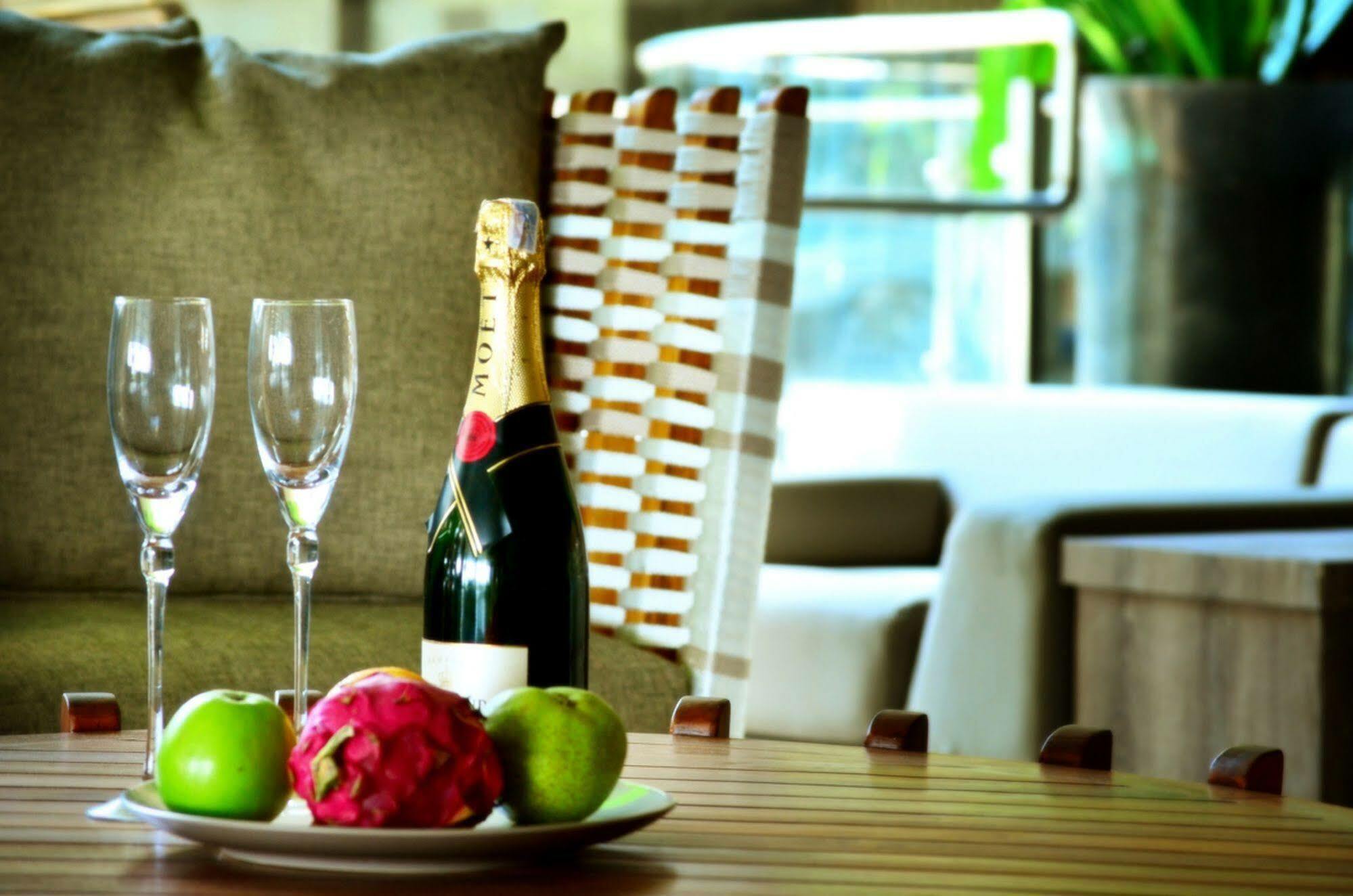 Resort The Crystal Luxury Bay