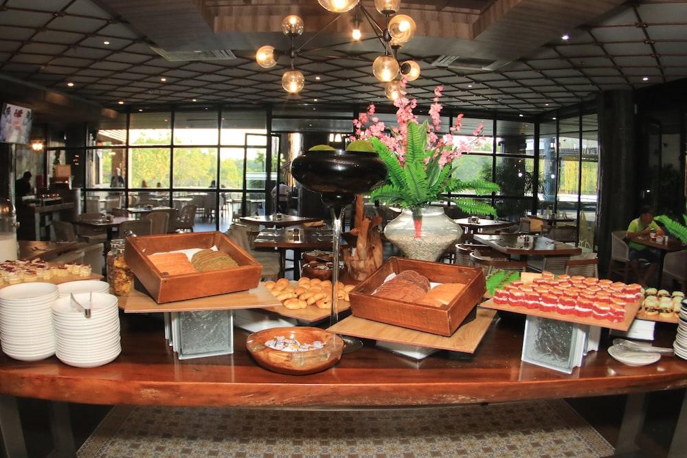 Resort The Crystal Luxury Bay Nusa Dua